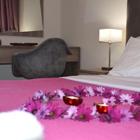 Studio Holiday Kalamata Apartment ภายนอก รูปภาพ