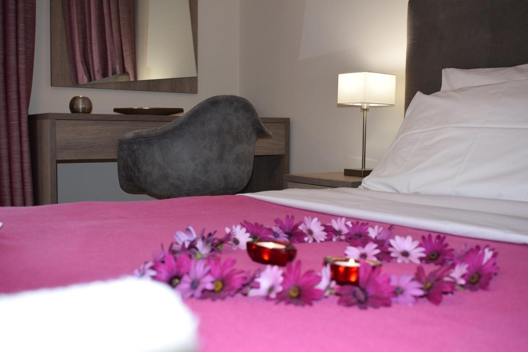 Studio Holiday Kalamata Apartment ภายนอก รูปภาพ