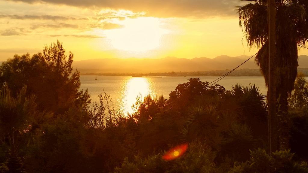 Studio Holiday Kalamata Apartment ภายนอก รูปภาพ