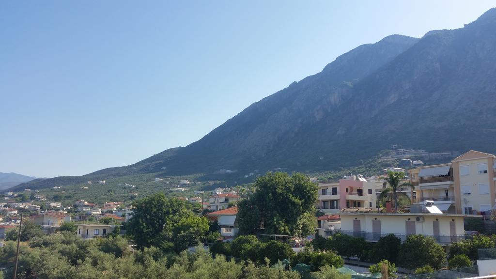 Studio Holiday Kalamata Apartment ภายนอก รูปภาพ