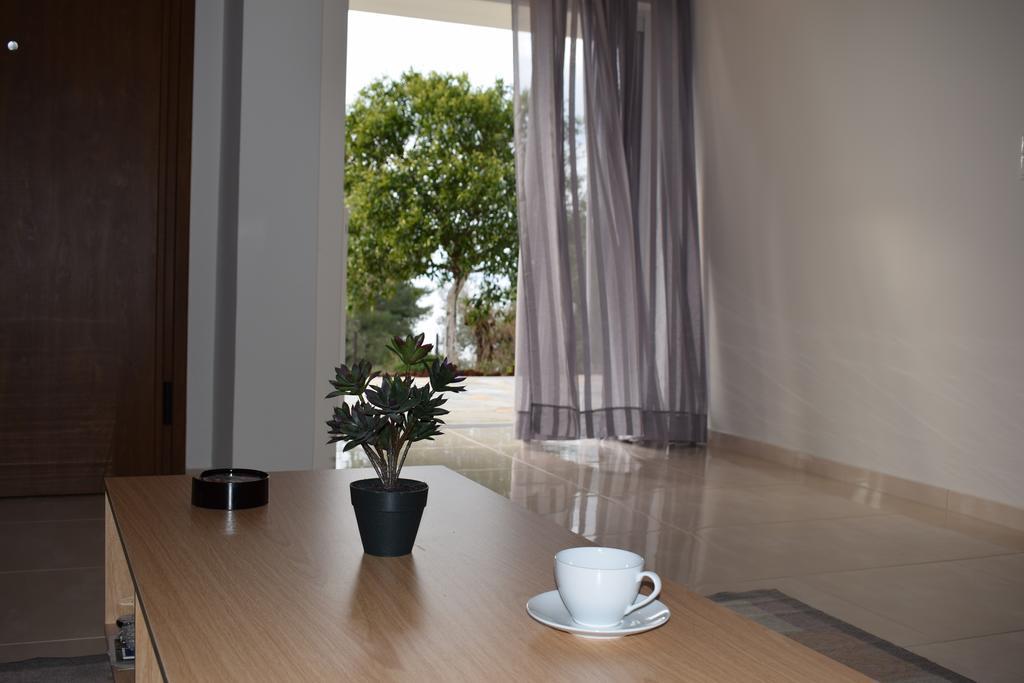 Studio Holiday Kalamata Apartment ภายนอก รูปภาพ