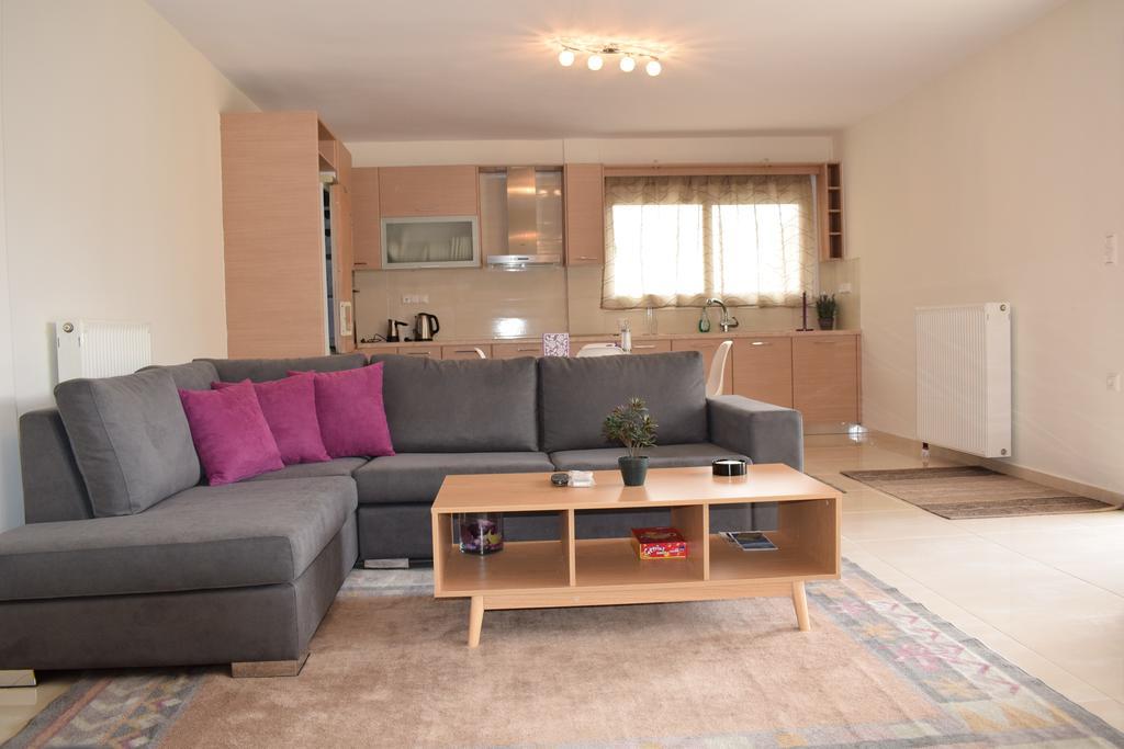 Studio Holiday Kalamata Apartment ภายนอก รูปภาพ