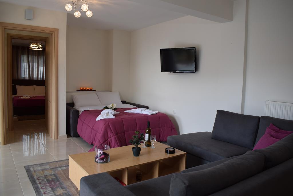 Studio Holiday Kalamata Apartment ภายนอก รูปภาพ