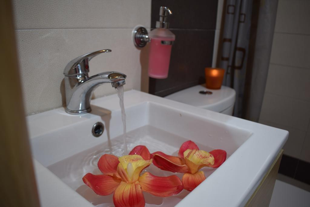 Studio Holiday Kalamata Apartment ภายนอก รูปภาพ