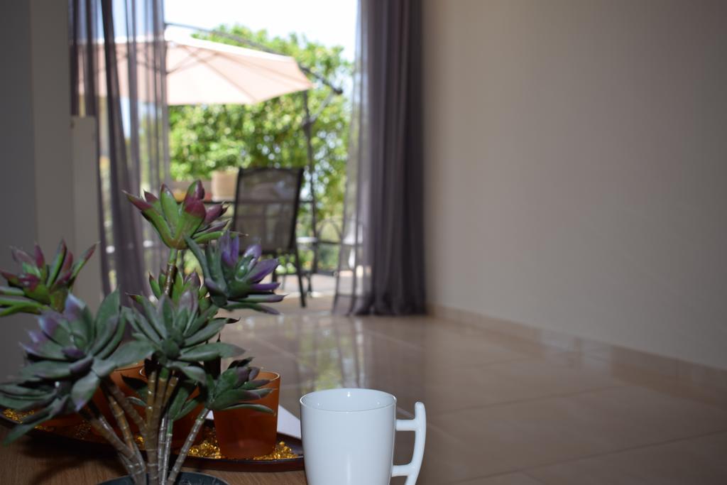 Studio Holiday Kalamata Apartment ภายนอก รูปภาพ