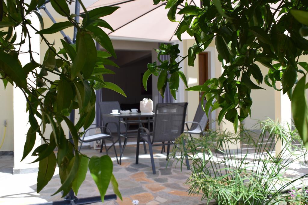 Studio Holiday Kalamata Apartment ภายนอก รูปภาพ
