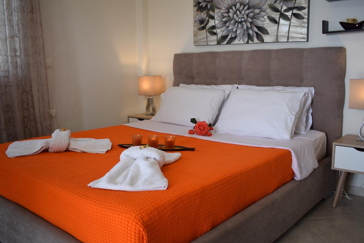 Studio Holiday Kalamata Apartment ภายนอก รูปภาพ