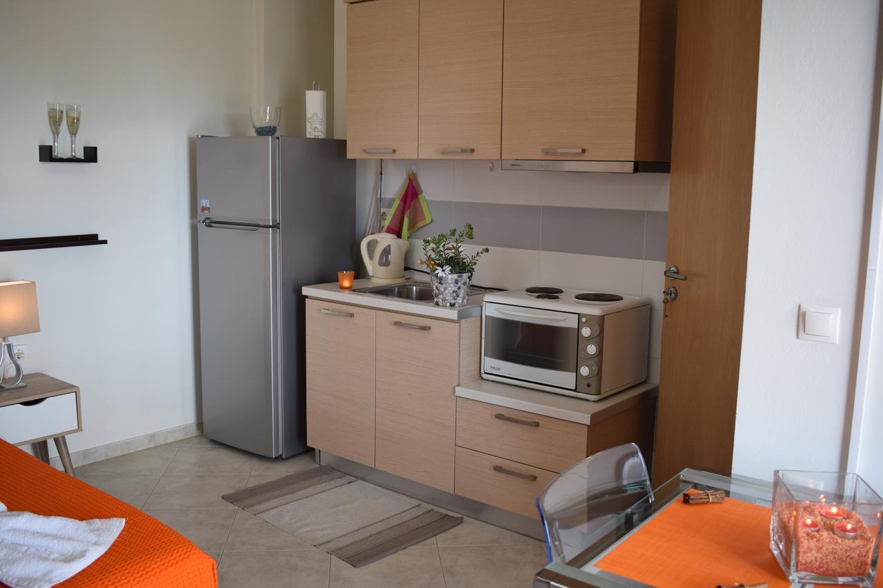 Studio Holiday Kalamata Apartment ภายนอก รูปภาพ