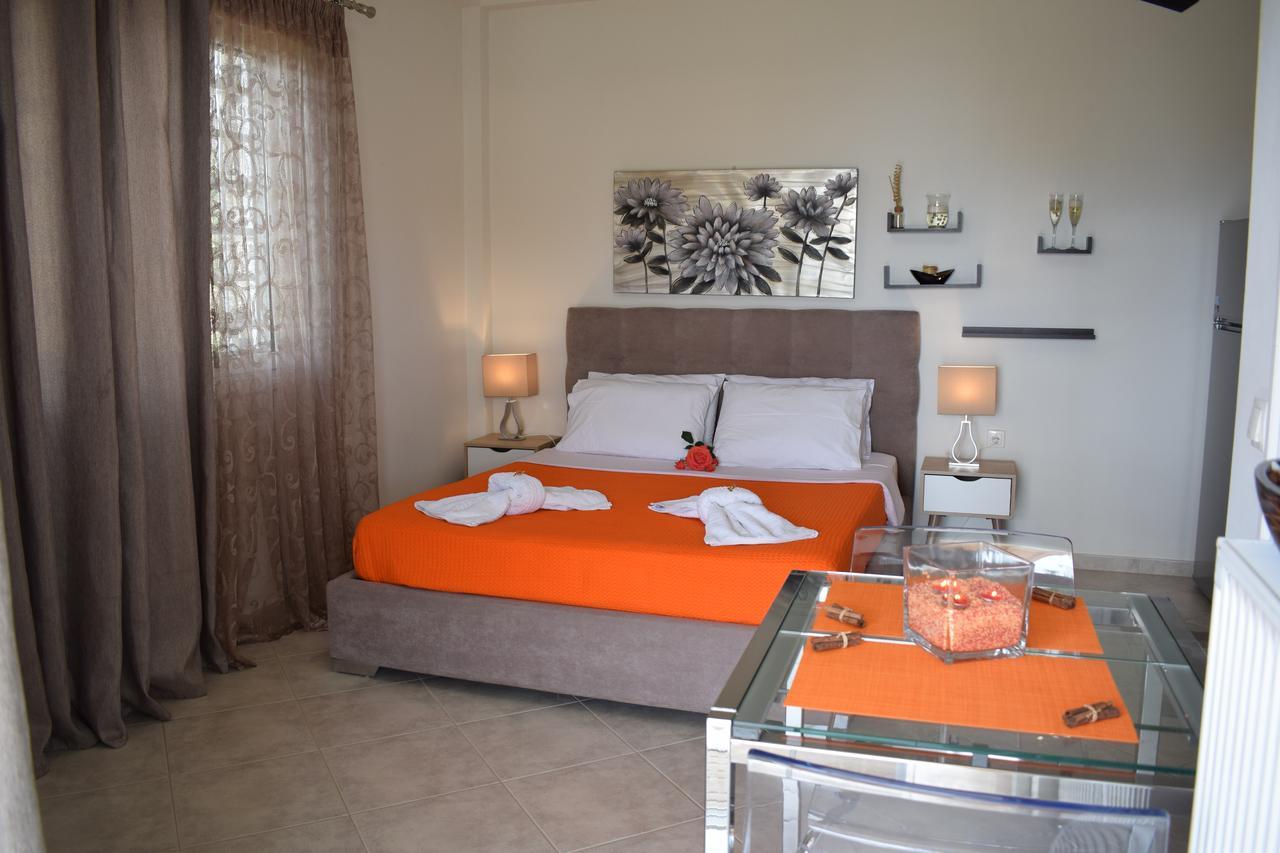 Studio Holiday Kalamata Apartment ภายนอก รูปภาพ