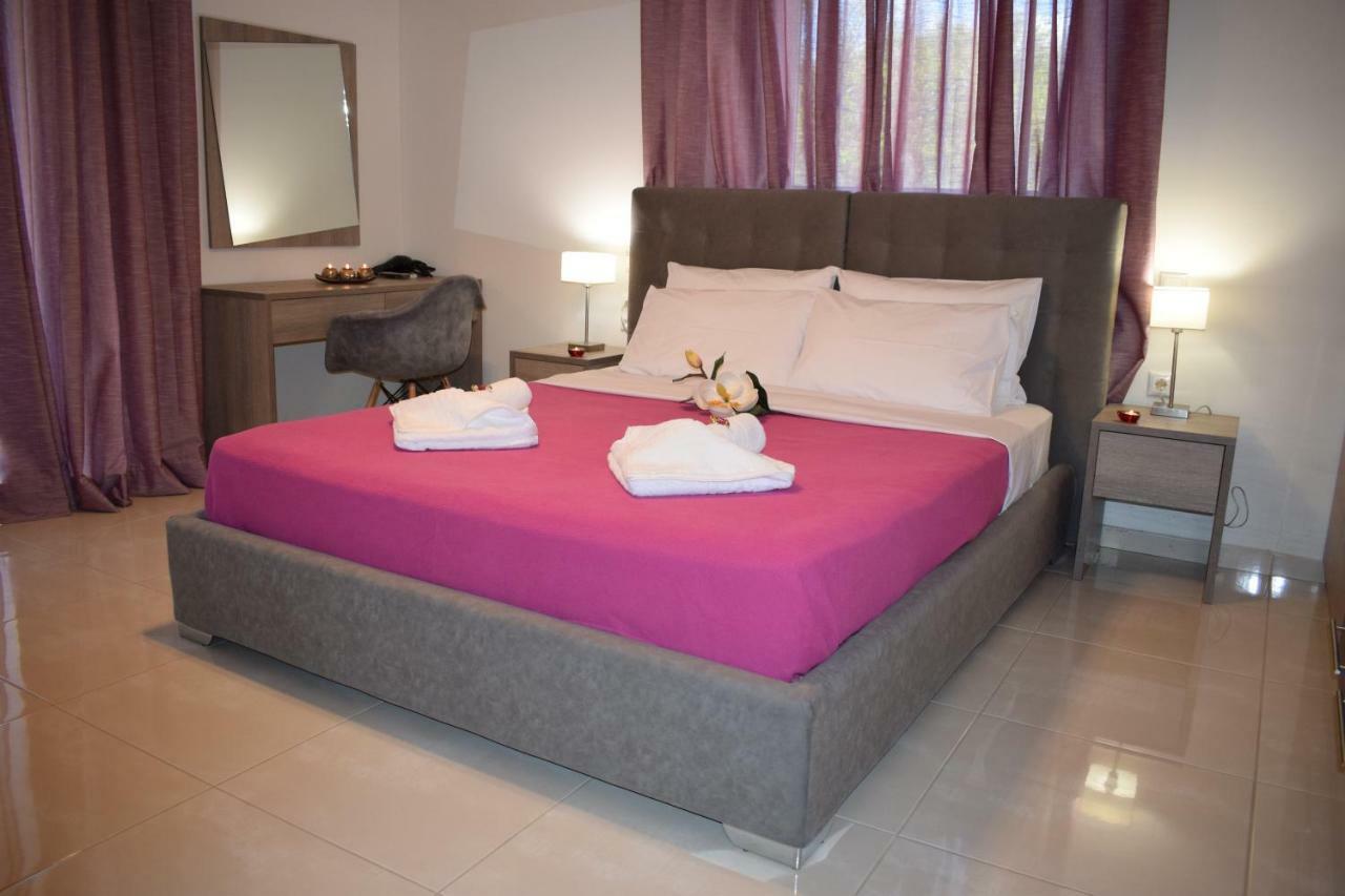 Studio Holiday Kalamata Apartment ภายนอก รูปภาพ